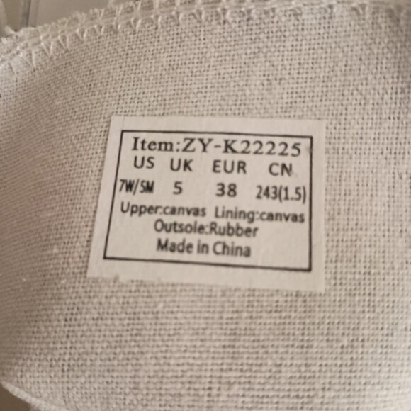 Black Embroidered Crane Bird Nature Scene High Top Sneakers Women’s Size 7 NWT - Picture 14 of 15